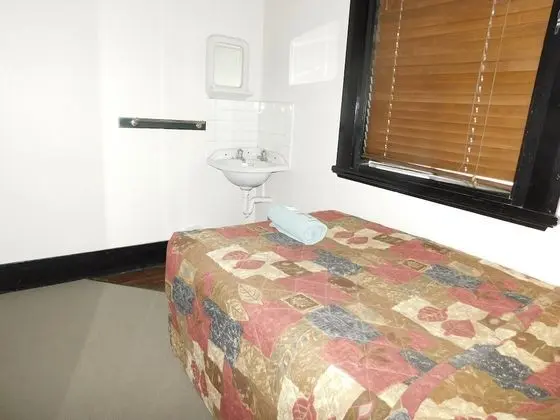Basic Tek Kişilik Oda, Ortak Banyo