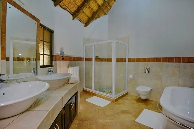 Luxury Oda, 1 En Büyük (King) Boy Yatak, Bahçe Manzaralı