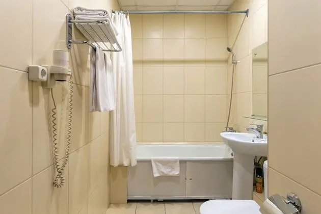 Business Tek Büyük Yataklı Oda