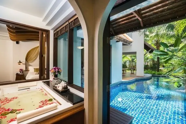 Pool Suite Garden View