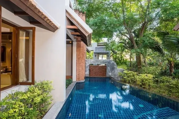 Pool Suite Garden View