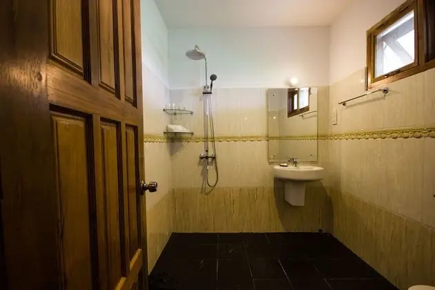 Villa, Göl Manzaralı