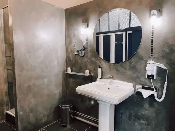 Exclusive Tek Büyük Yataklı Oda