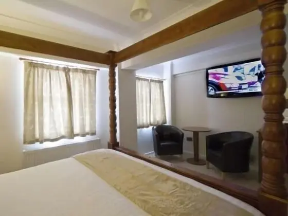Deluxe Tek Büyük Yataklı Oda, Banyolu/Duşlu (Four Poster)