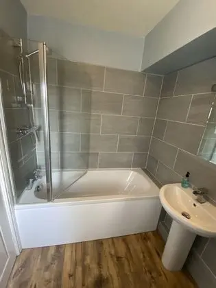 Tek Büyük Yataklı Oda, Banyolu/Duşlu