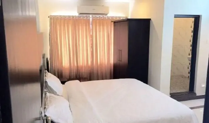 Premium Tek Büyük Yataklı Oda
