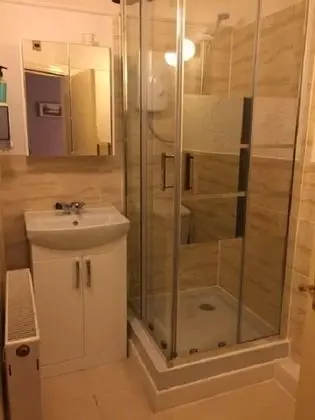 Basic Üç Kişilik Oda