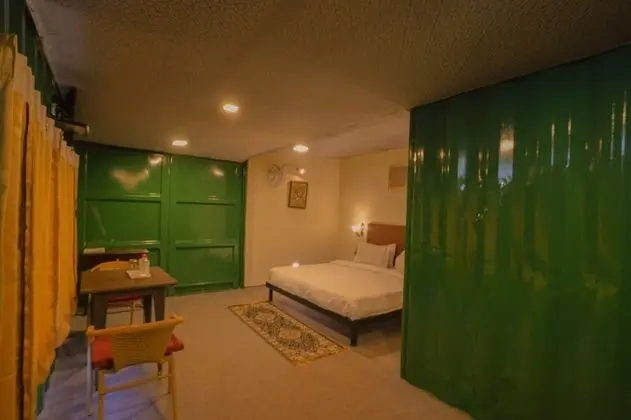 Oda (Container Room)