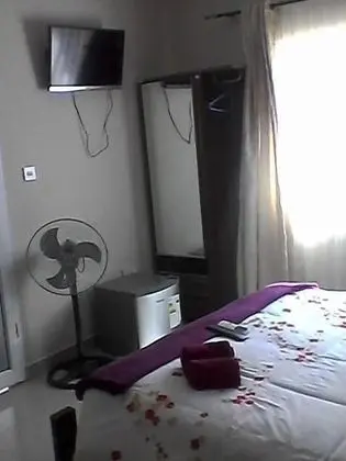 Standard Tek Büyük Yataklı Oda