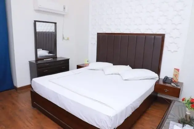 Deluxe Tek Büyük Yataklı Oda