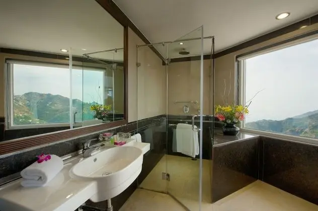 Premium Oda, Teras