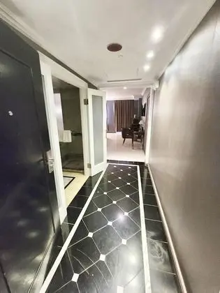 Üç Kişilik Oda, Kısmi Deniz Manzarası