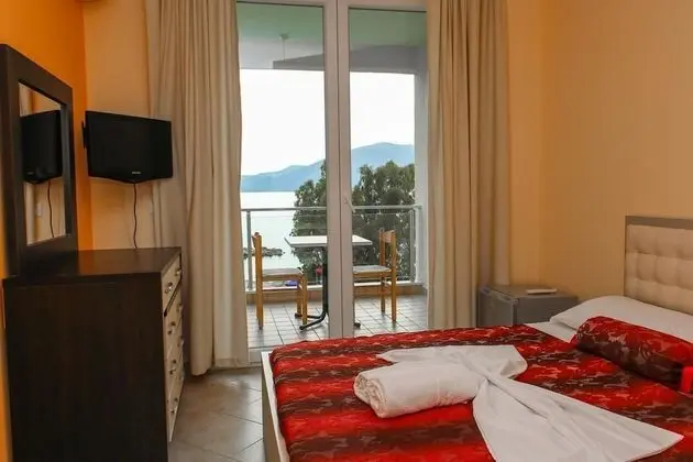 Tek Büyük Yataklı Oda, Balkon, Deniz Manzaralı