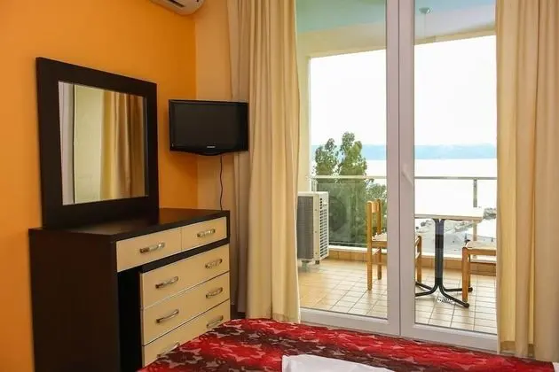 Tek Büyük Yataklı Oda, Balkon, Deniz Manzaralı