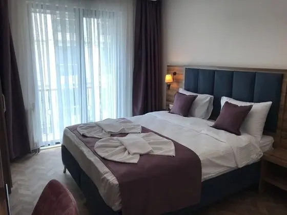 Standard Tek Büyük Yataklı Oda