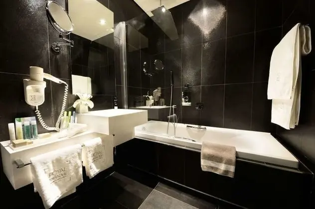VIP Suite, Outdoor heated hot tub, Sea view