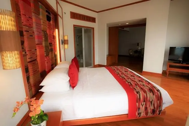 Paradise Suite Room