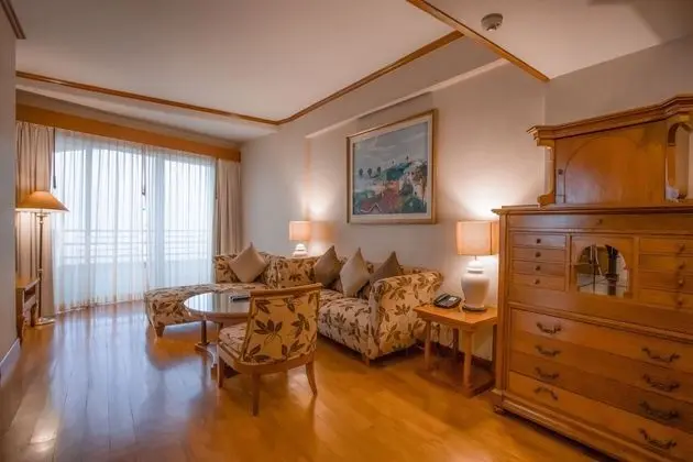 Paradise Suite Room
