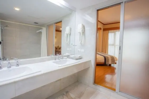 Paradise Suite Room