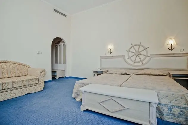 Tek Büyük Yataklı Oda, Balkon, Deniz Manzaralı