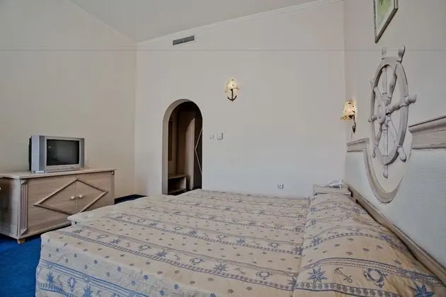 Tek Büyük Yataklı Oda, Balkon, Deniz Manzaralı
