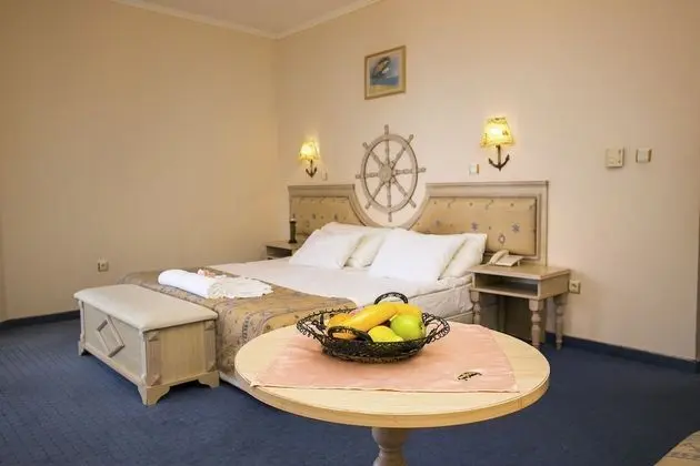 Tek Büyük Yataklı Oda, Balkon, Deniz Manzaralı