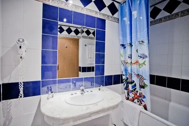 Tek Büyük Yataklı Oda, Balkon, Deniz Manzaralı