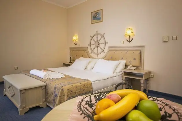 Tek Büyük Yataklı Oda, Balkon, Park Manzaralı