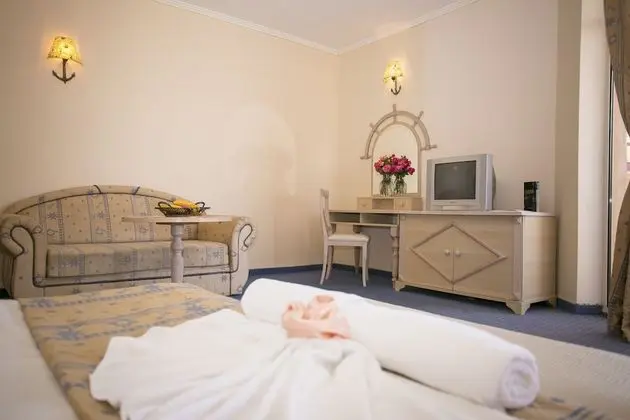 Tek Büyük Yataklı Oda, Balkon, Park Manzaralı