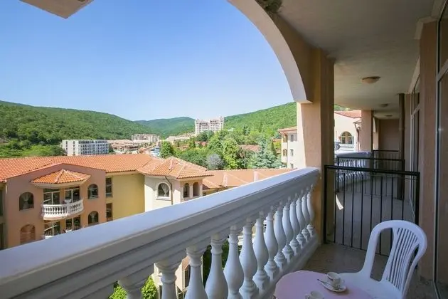Tek Büyük Yataklı Oda, Balkon, Park Manzaralı