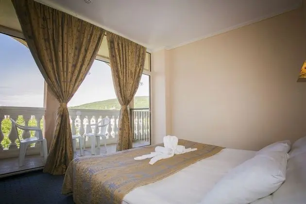Two Bedroom Studio with Park View
