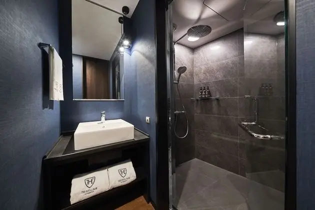 Comfort Tek Büyük Yataklı Oda, Sigara İçilmez (Shower Only)