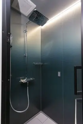 Standard Tek Büyük Yataklı Oda (w/Shower)