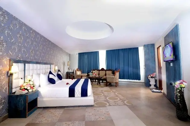 Luxury Oda