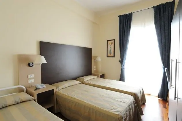 Tek Büyük veya İki Ayrı Yataklı Oda, Balkon