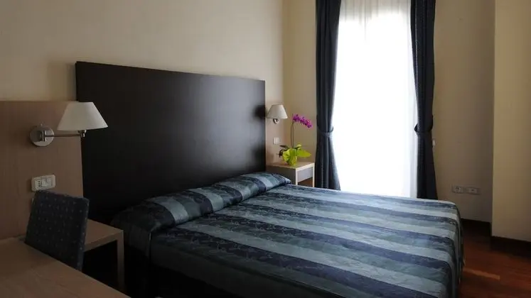 Tek Büyük veya İki Ayrı Yataklı Oda, Balkon
