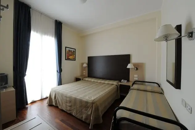 Üç Kişilik Oda, Balkon