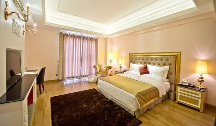 Deluxe Tek Büyük Yataklı Oda