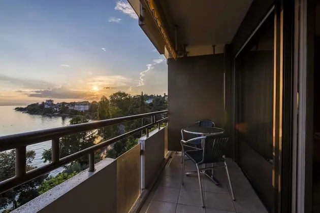 Junior Süit, Balkon, Göl Manzaralı