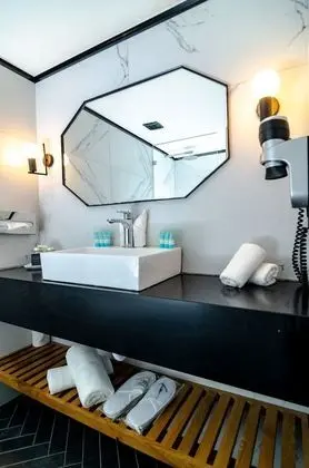 Superior Tek Büyük veya İki Ayrı Yataklı Oda, Göl Manzaralı