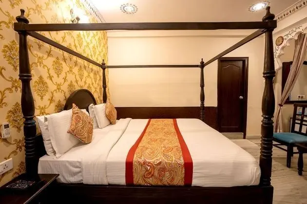 Royal Tek Büyük Yataklı Oda