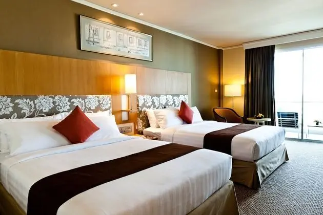 Deluxe Tek Büyük veya İki Ayrı Yataklı Oda, Balkon, Havuz Manzaralı