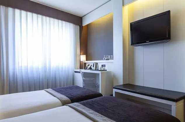 Comfort Tek Büyük veya İki Ayrı Yataklı Oda