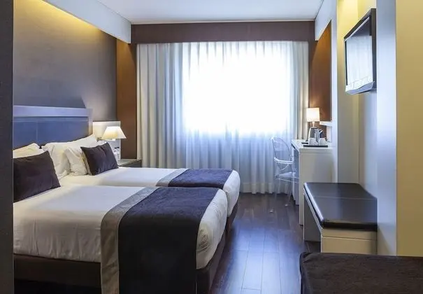 Comfort Tek Büyük veya İki Ayrı Yataklı Oda
