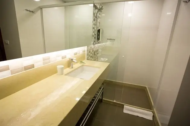 Deluxe Üç Kişilik Oda, Balkon