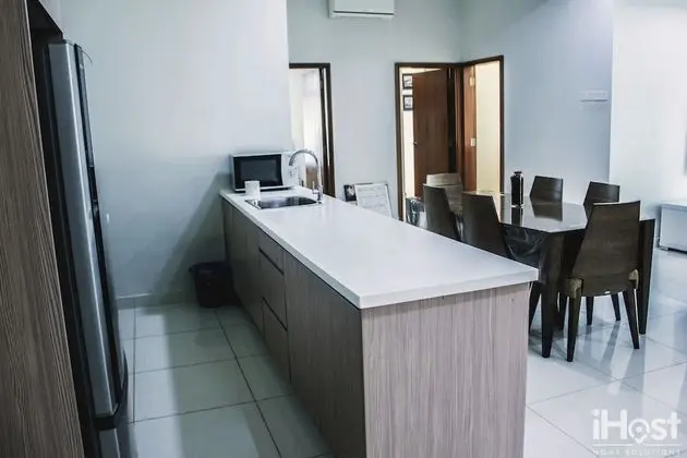 Superior Üç Kişilik Oda, 3 Yatak Odası, Küvet, Havuz Manzaralı