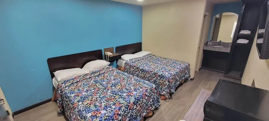 Basic Tek Büyük Yataklı Oda