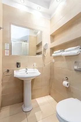 Standard Oda (Shower 3 people)