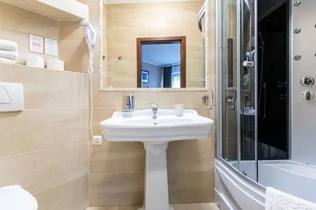 Standard Oda (Shower 3 people)