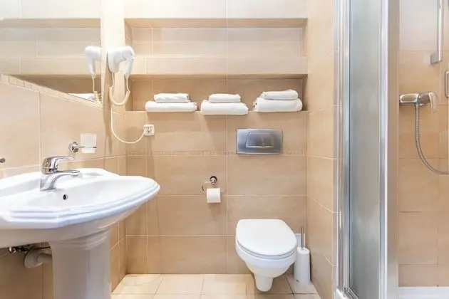 Standard Oda (Shower 3 people)